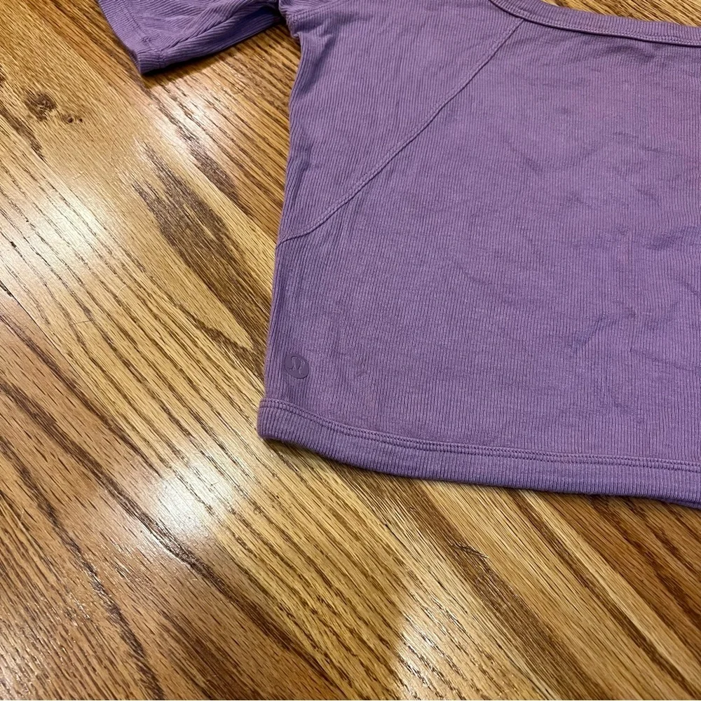Like New Lululemon Ribbed Held Tight Tee Size 8 Purple Square Neck Short Sleeve
